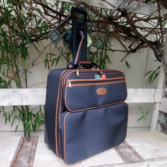 lark garment bag